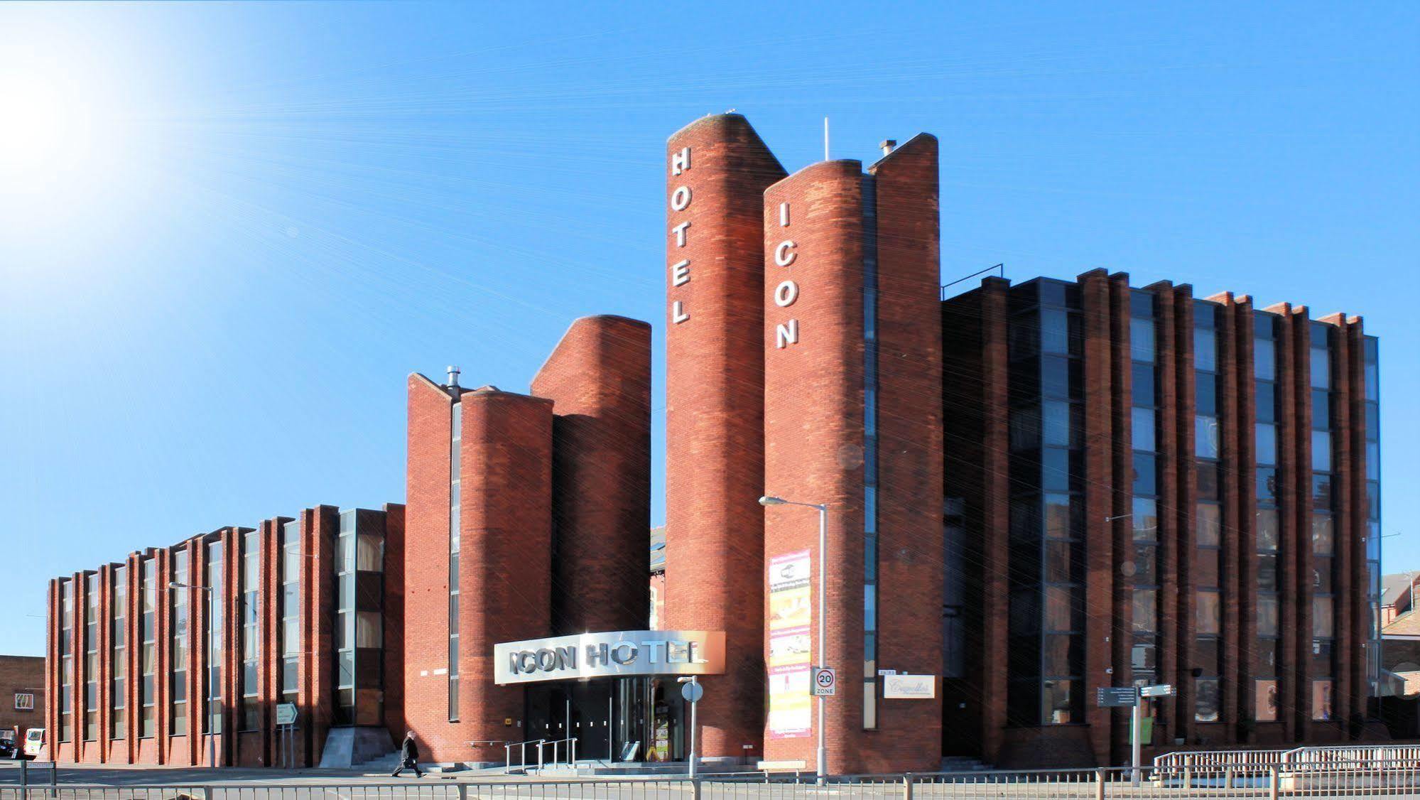 Icon Hotel Luton  Exterior photo